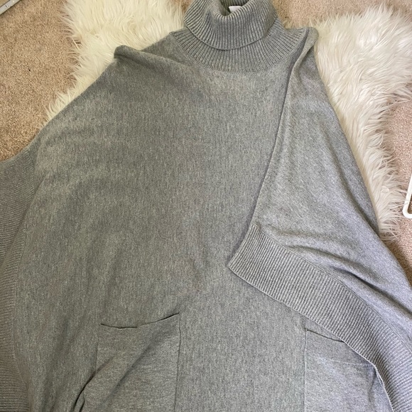 MICHAEL KORS TURTLENECK poncho - Picture 3 of 3